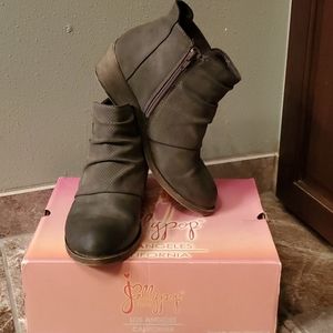 Ankle booties